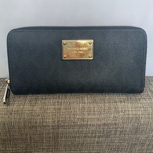 Michael Kors zipper wallet